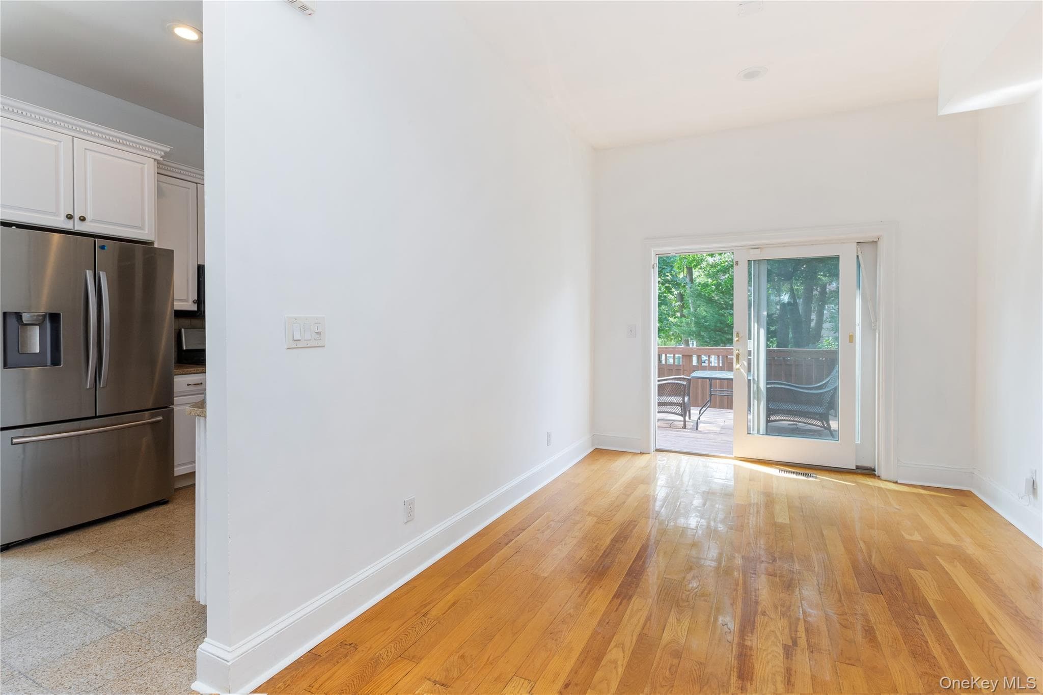 5637 Delafield Avenue thumbnail 6