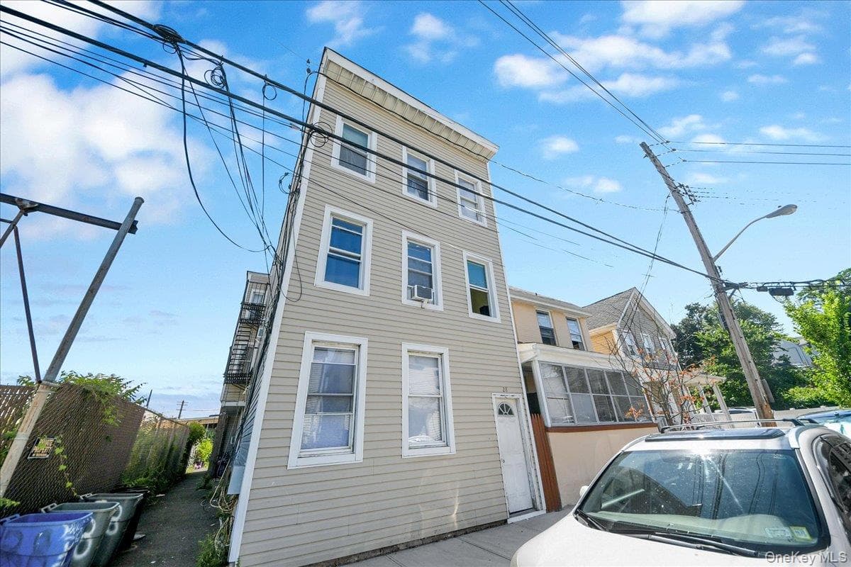28 Clinton Street thumbnail 2