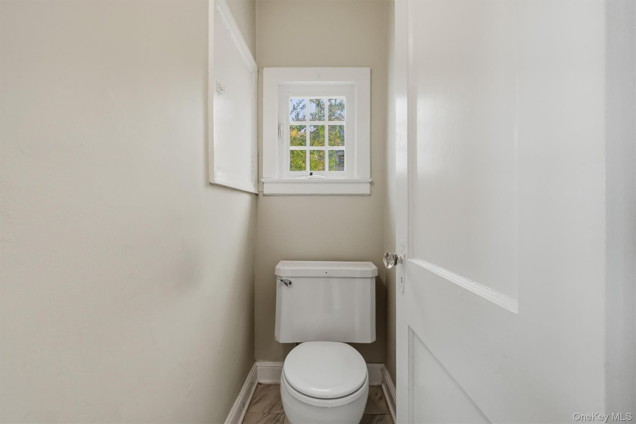 107 E Cedar Street thumbnail 25