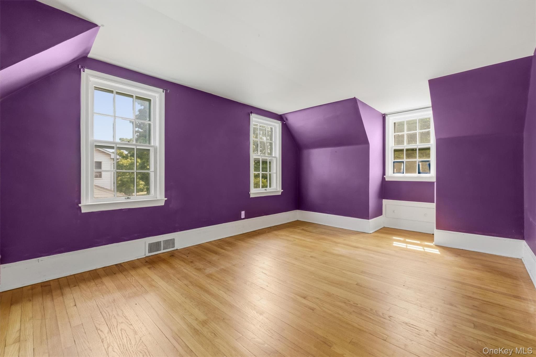 107 E Cedar Street thumbnail 34
