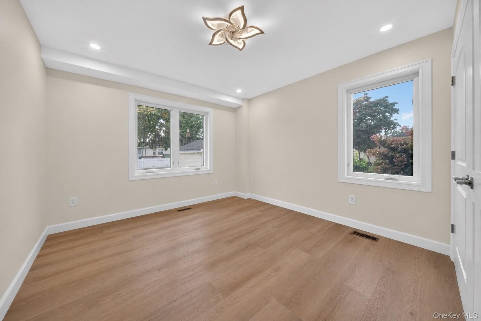 88 Dyckman Avenue thumbnail 12