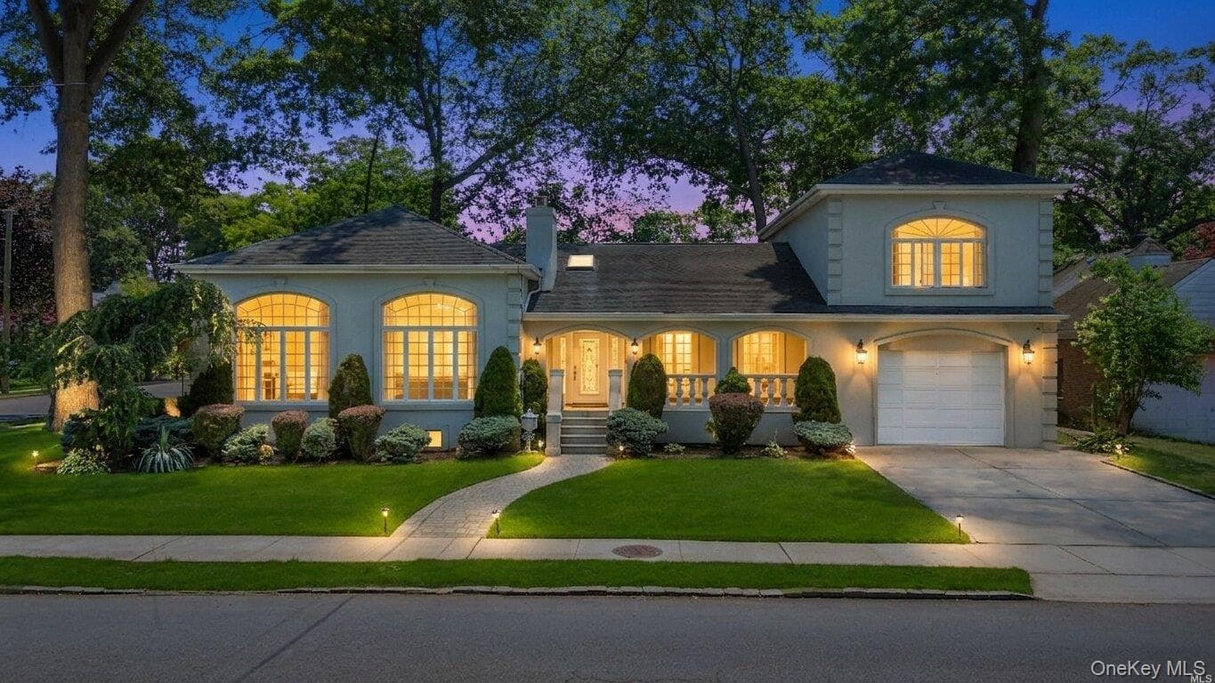 252 Cornwell Avenue, Malverne