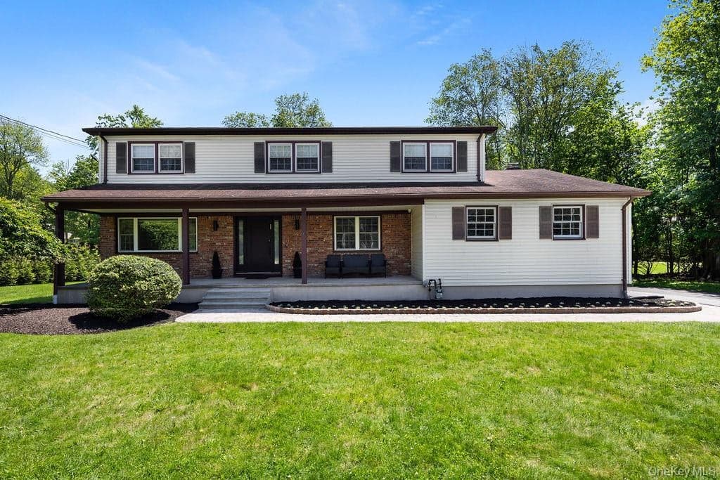 106 S Airmont Road, Suffern