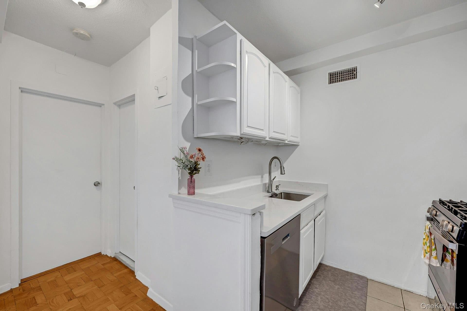 2400 Johnson Avenue Unit: 4G thumbnail 11