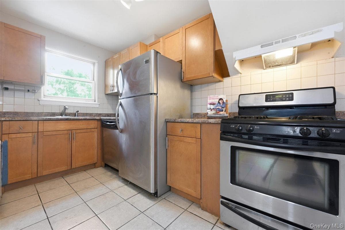 82-75 Langdale Street Unit: 103A thumbnail 4