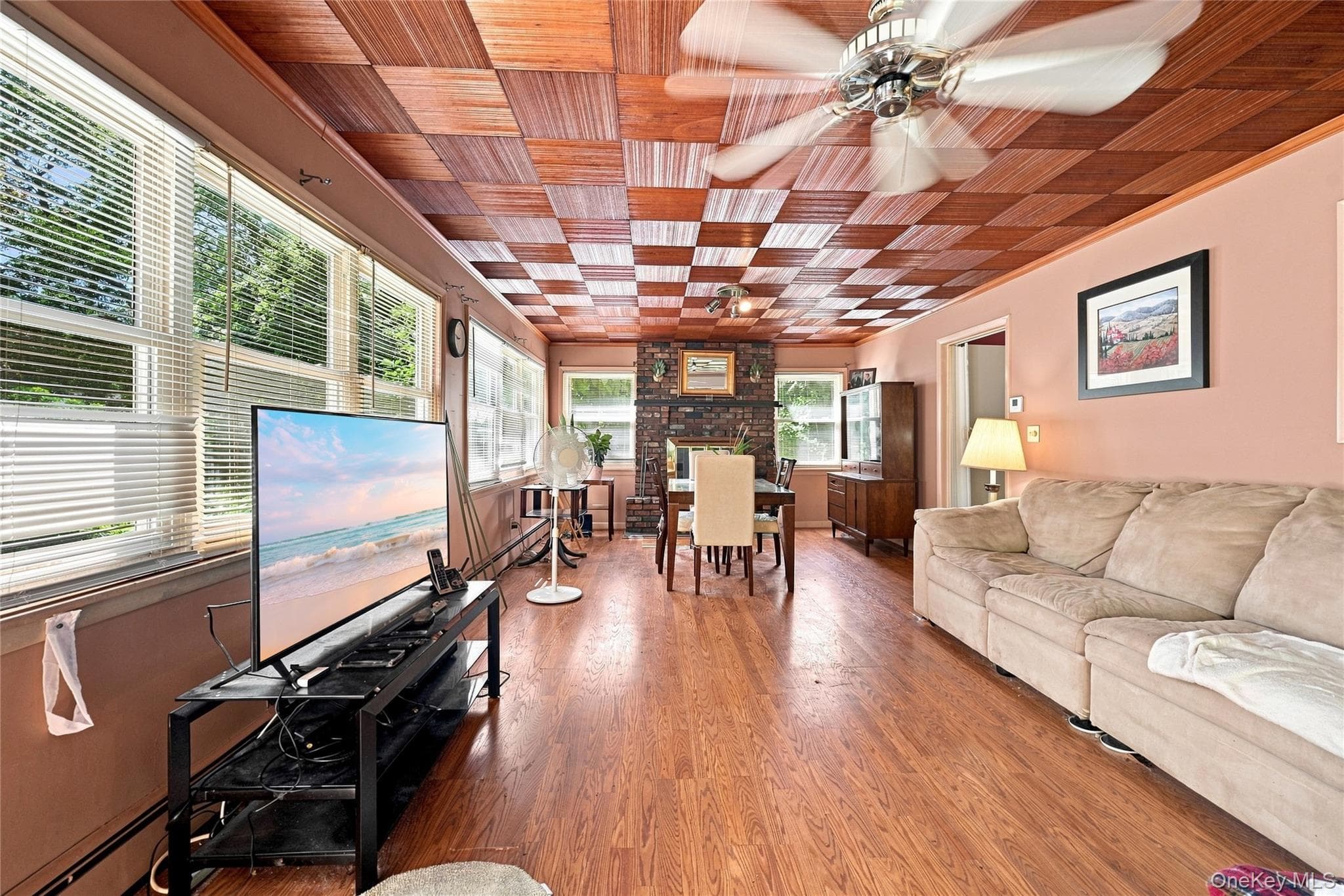64 Satinwood Road thumbnail 2
