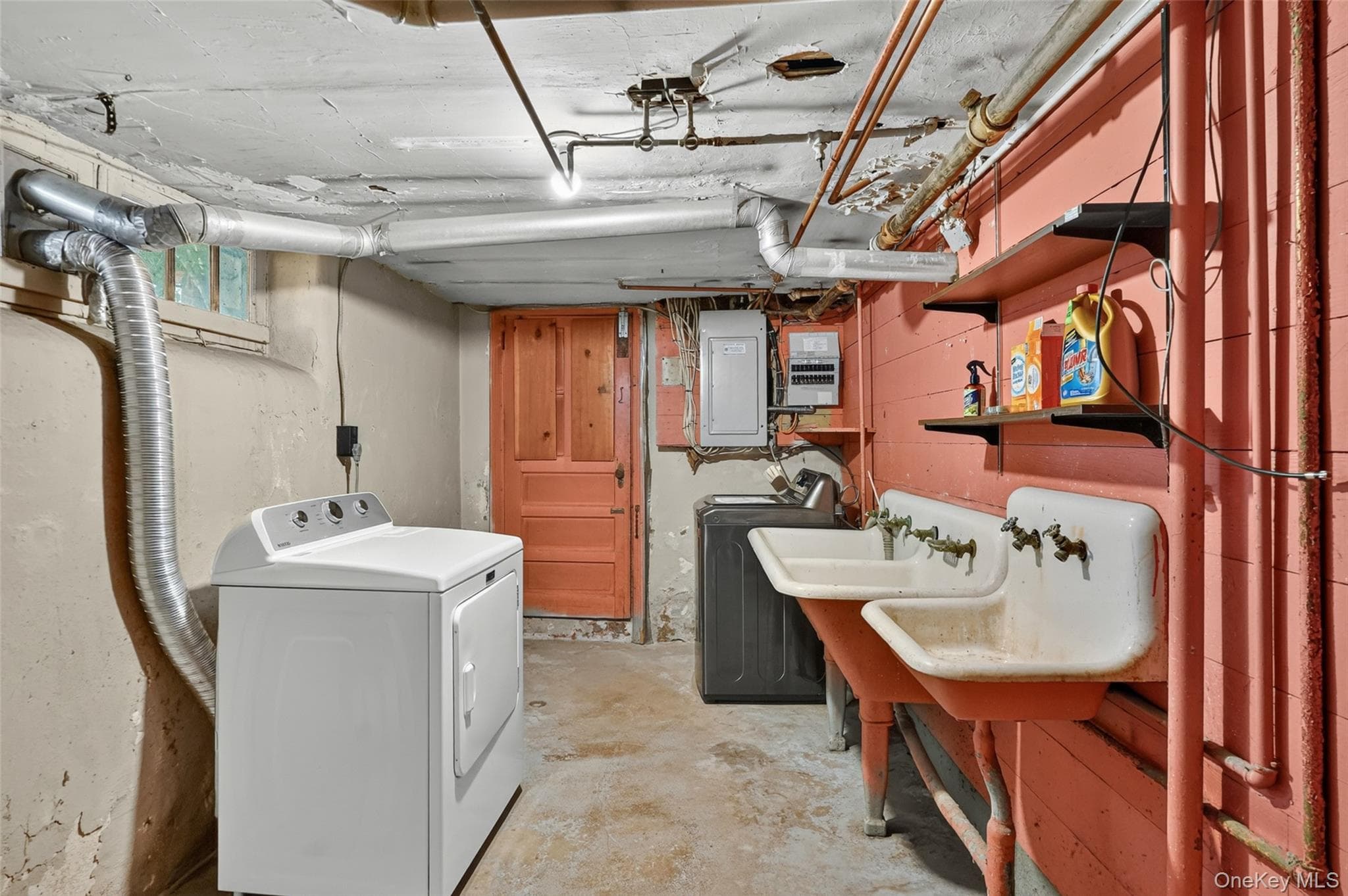 297 E Devonia Avenue thumbnail 35