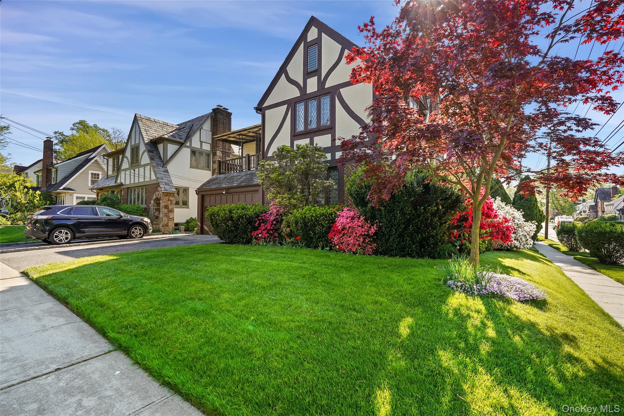 297 E Devonia Avenue thumbnail 3