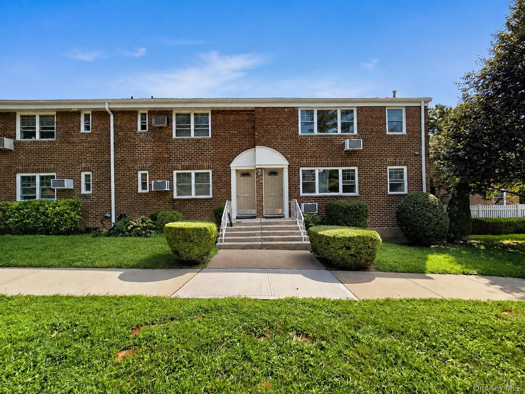 229-28 Kingsbury Avenue Unit: B thumbnail 3