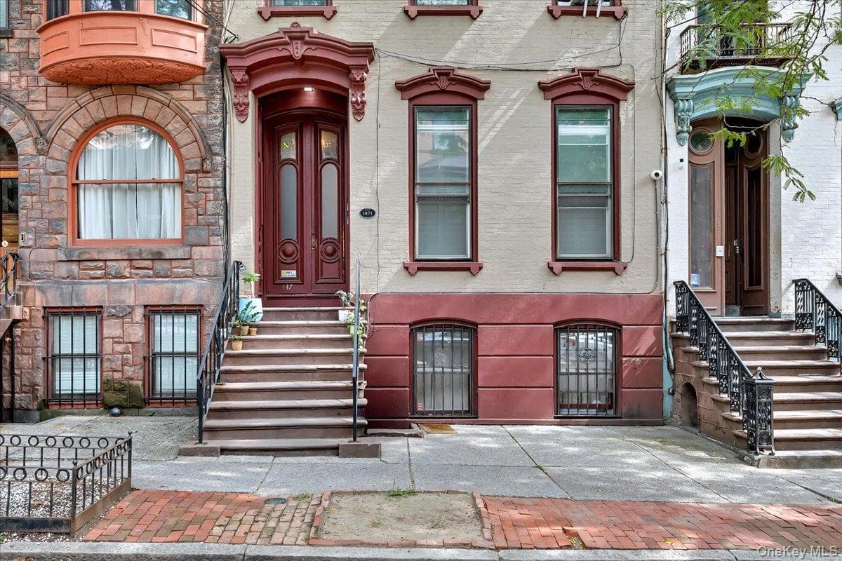 137 Lancaster Street thumbnail 2