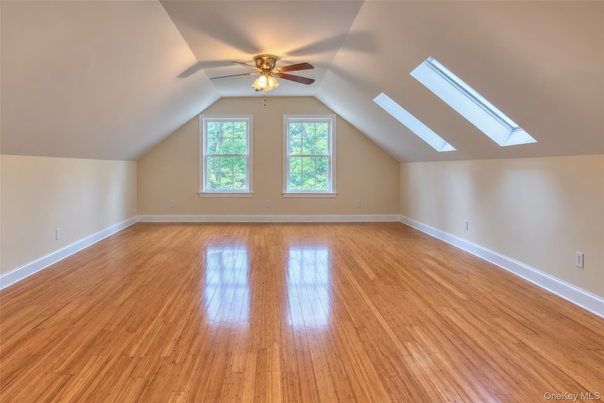 168 Pier Avenue thumbnail 11