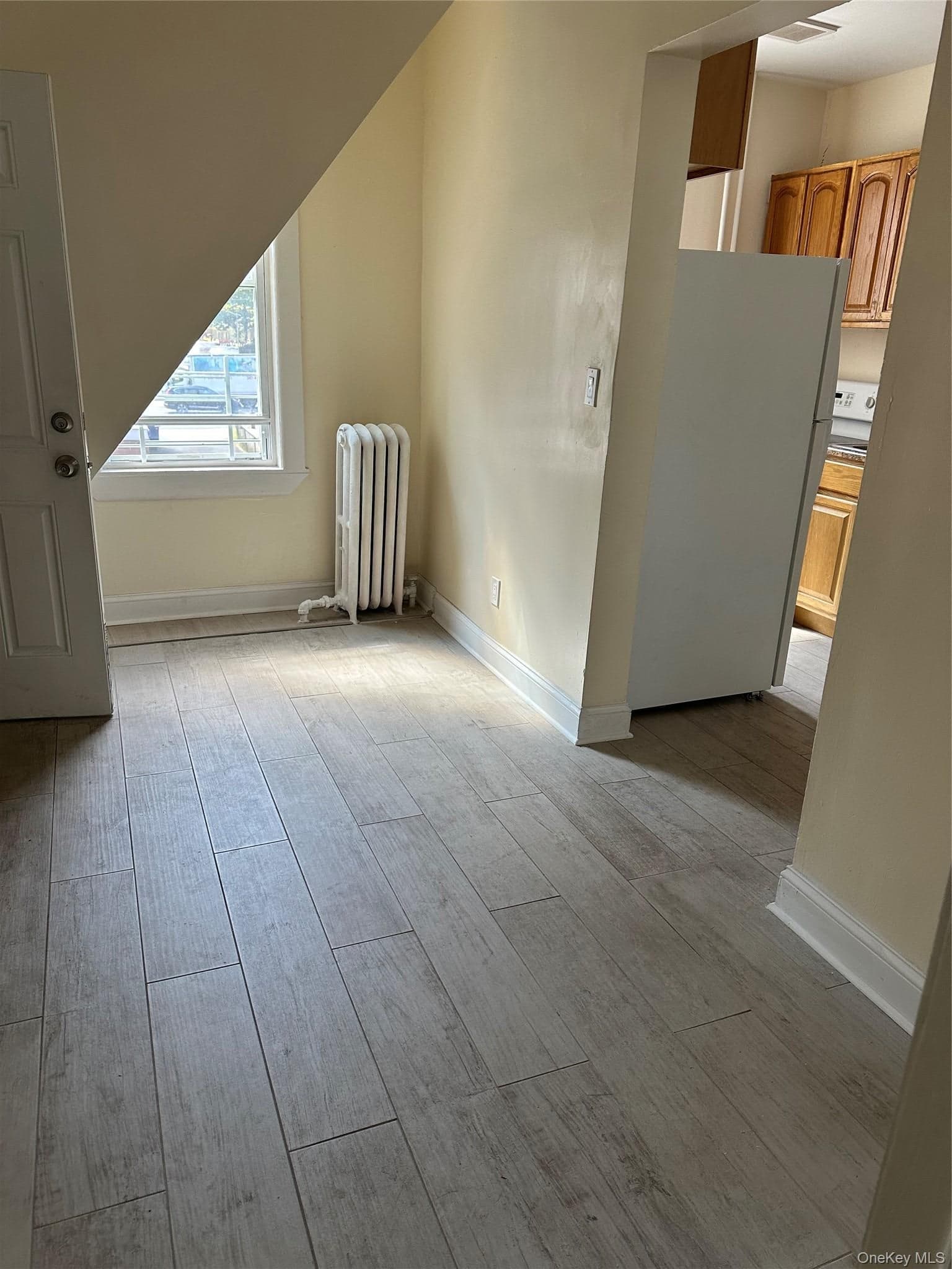710 E 211th Street thumbnail 7
