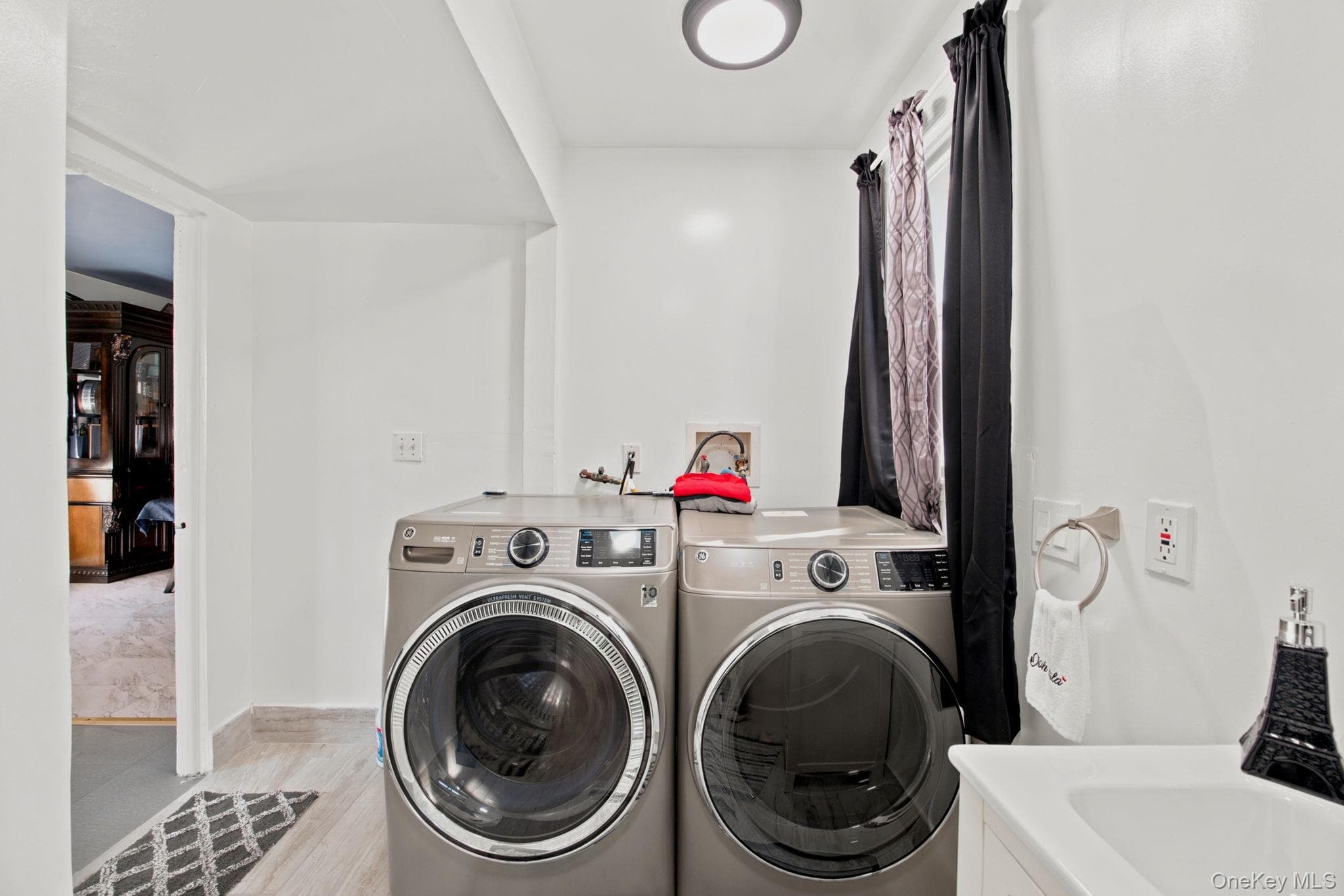107-27 171st Street thumbnail 14