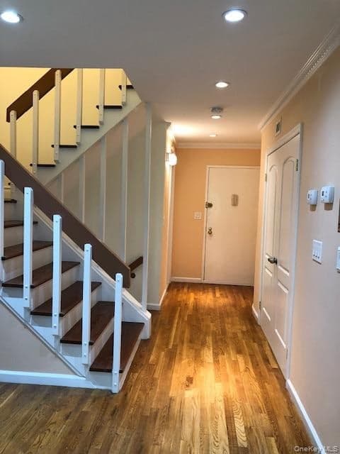 12-31 Robin Lane Unit: Triplex, 1st Floor thumbnail 2