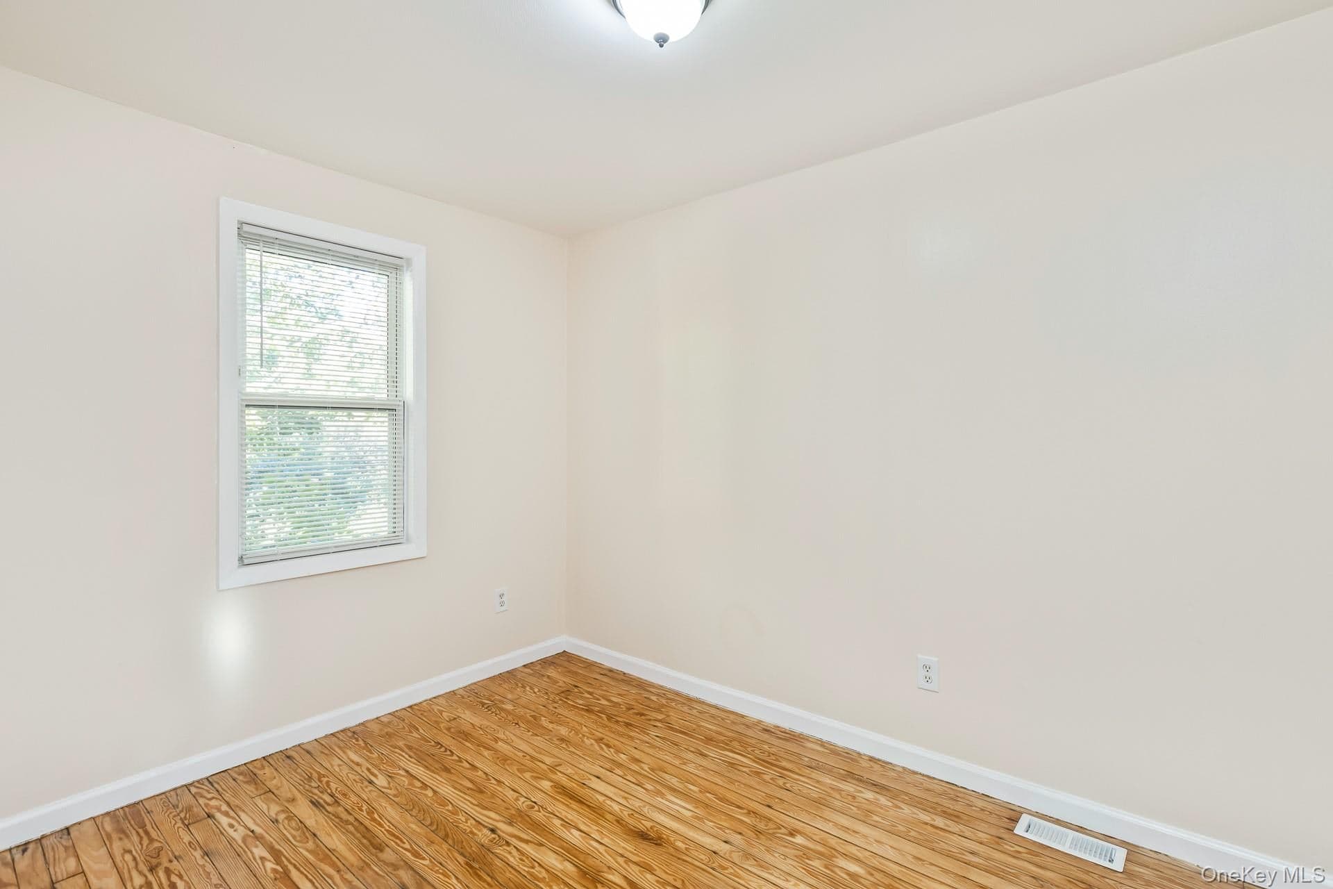 860 Flanders Road thumbnail 21