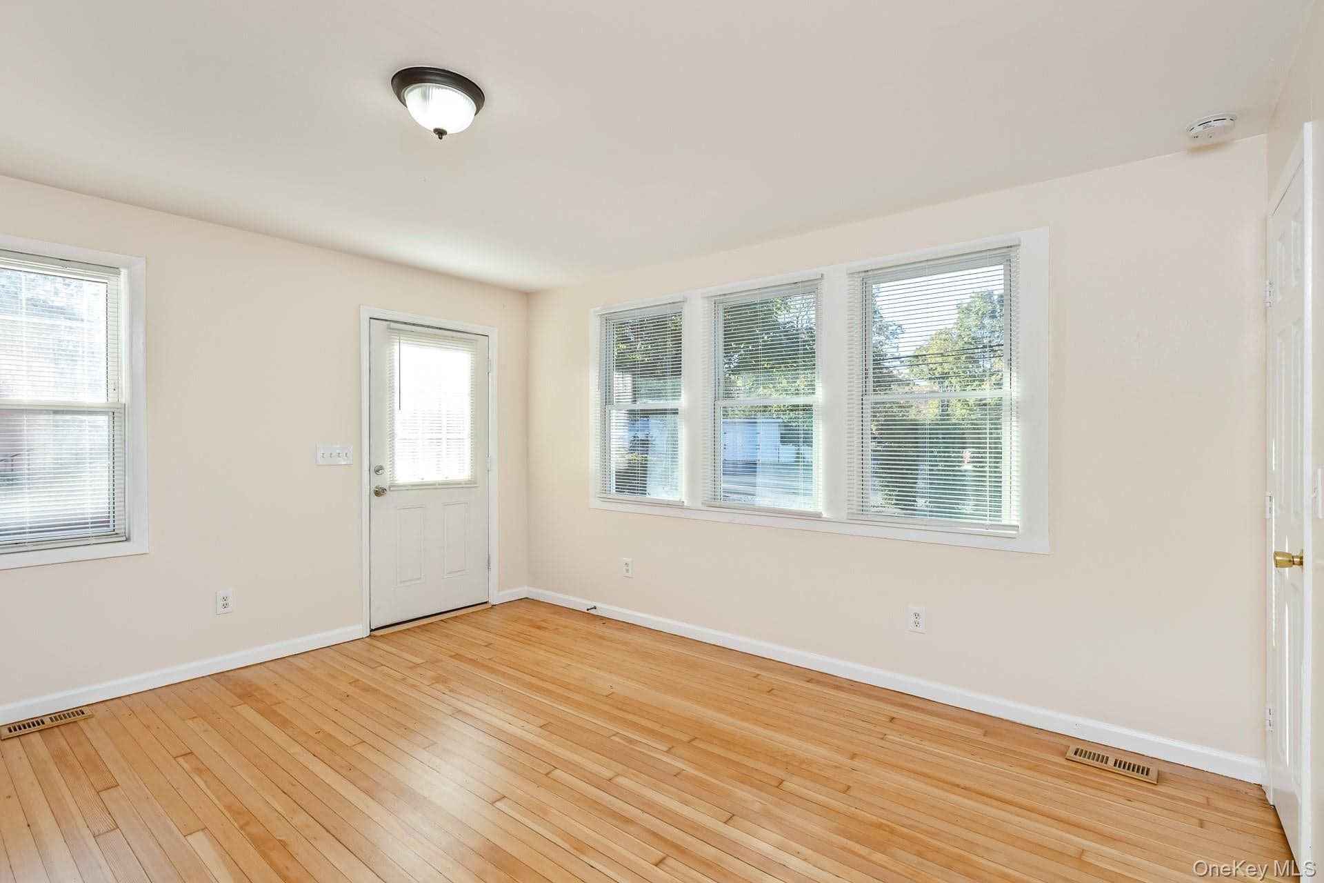 860 Flanders Road thumbnail 15