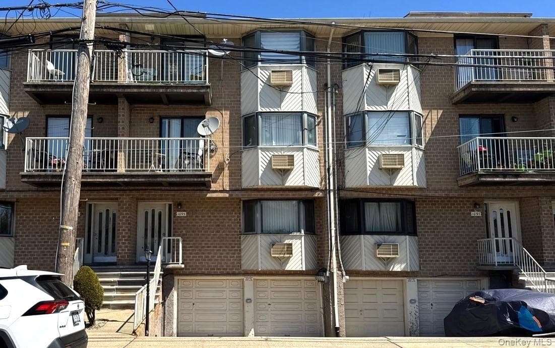 1095 E 72nd Street Unit: 10 photo 1