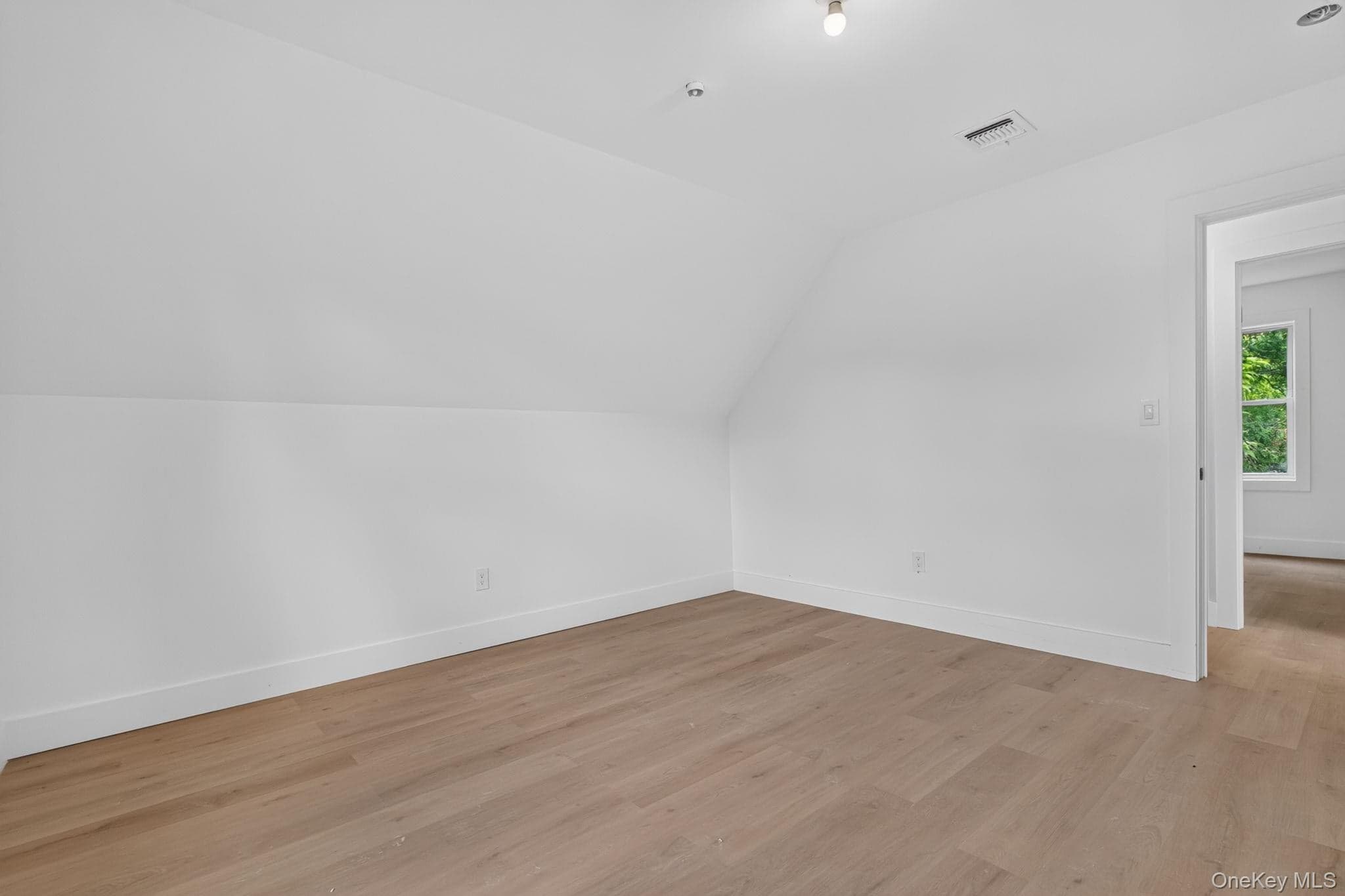 76 Poplar Street thumbnail 32