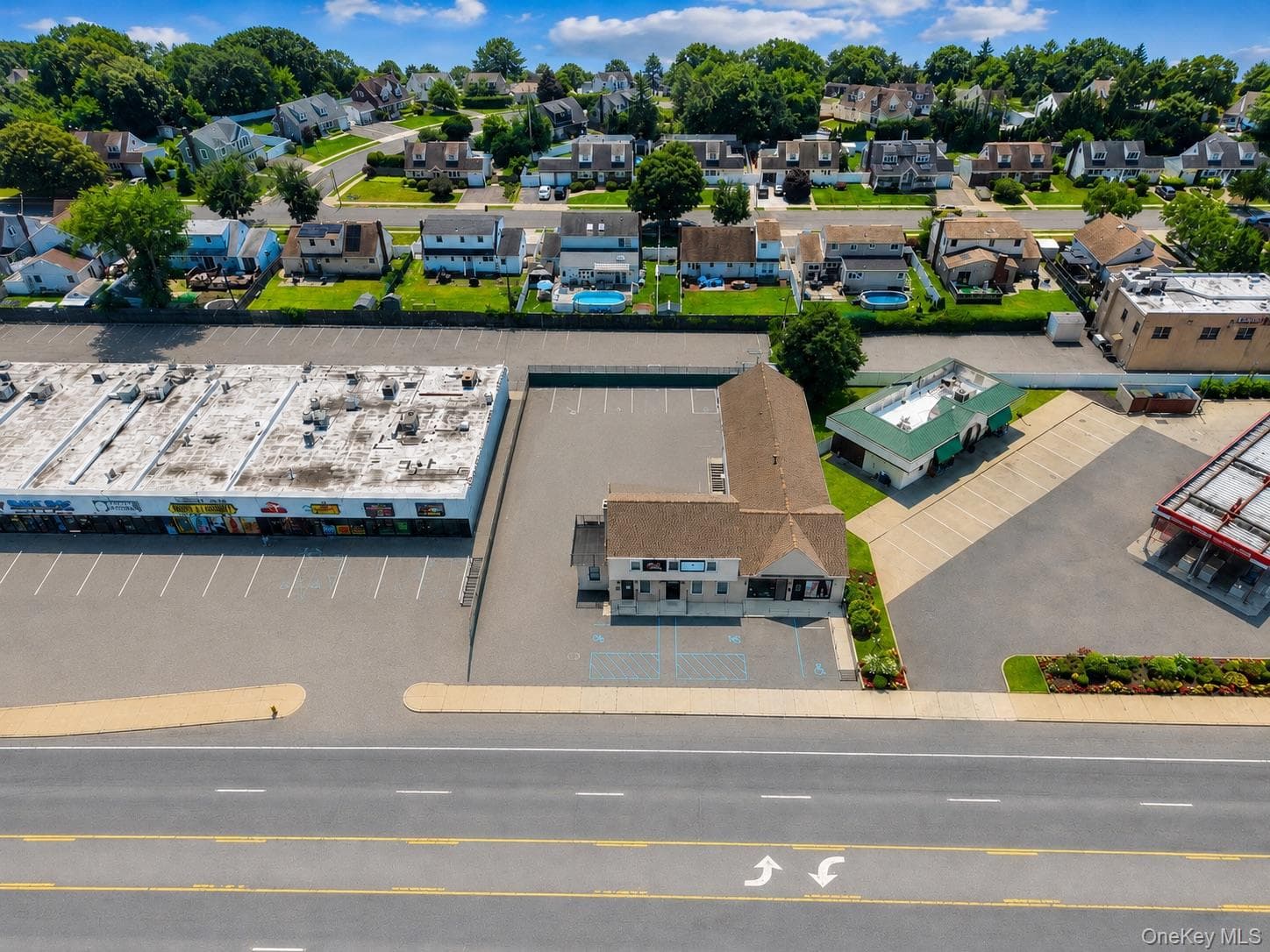 18-20 Hempstead Turnpike thumbnail 2