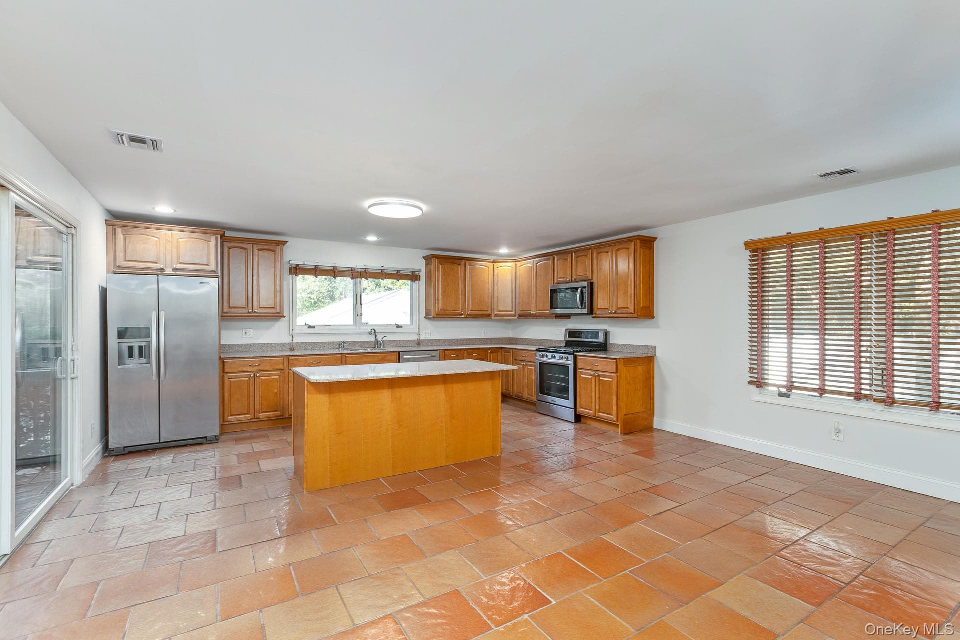 37 W Woodside Avenue thumbnail 11