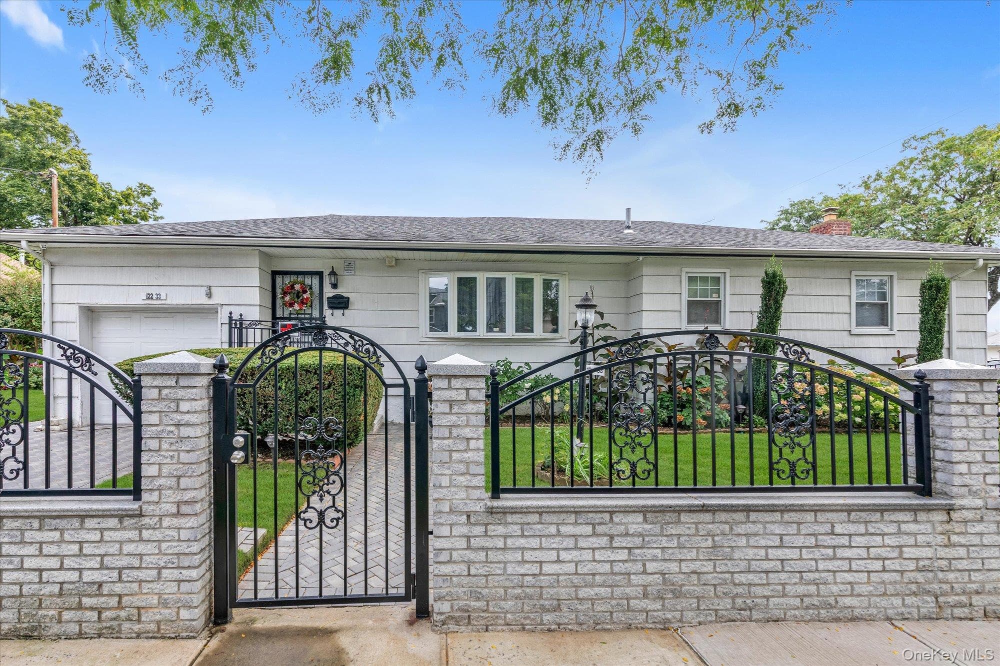 122-33 192nd Street photo 1