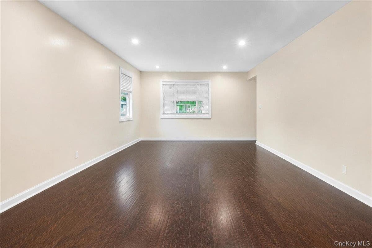 571 Park Avenue thumbnail 18