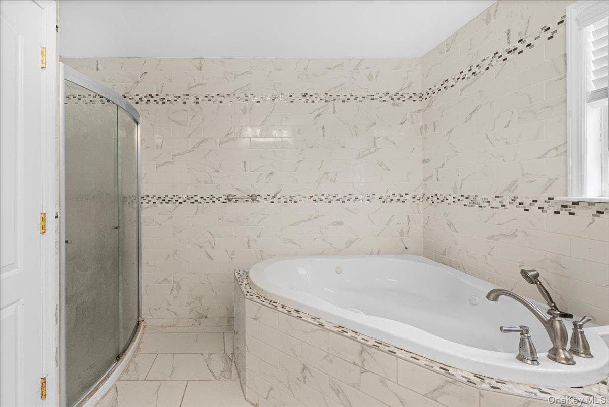 571 Park Avenue thumbnail 20