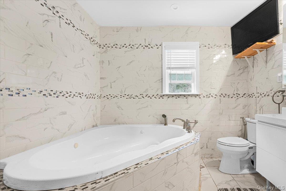 571 Park Avenue thumbnail 19
