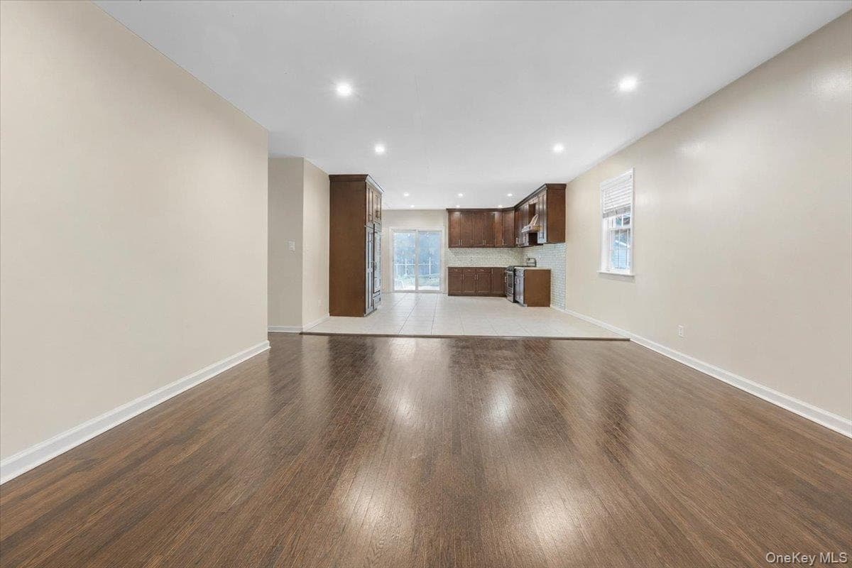 571 Park Avenue thumbnail 9