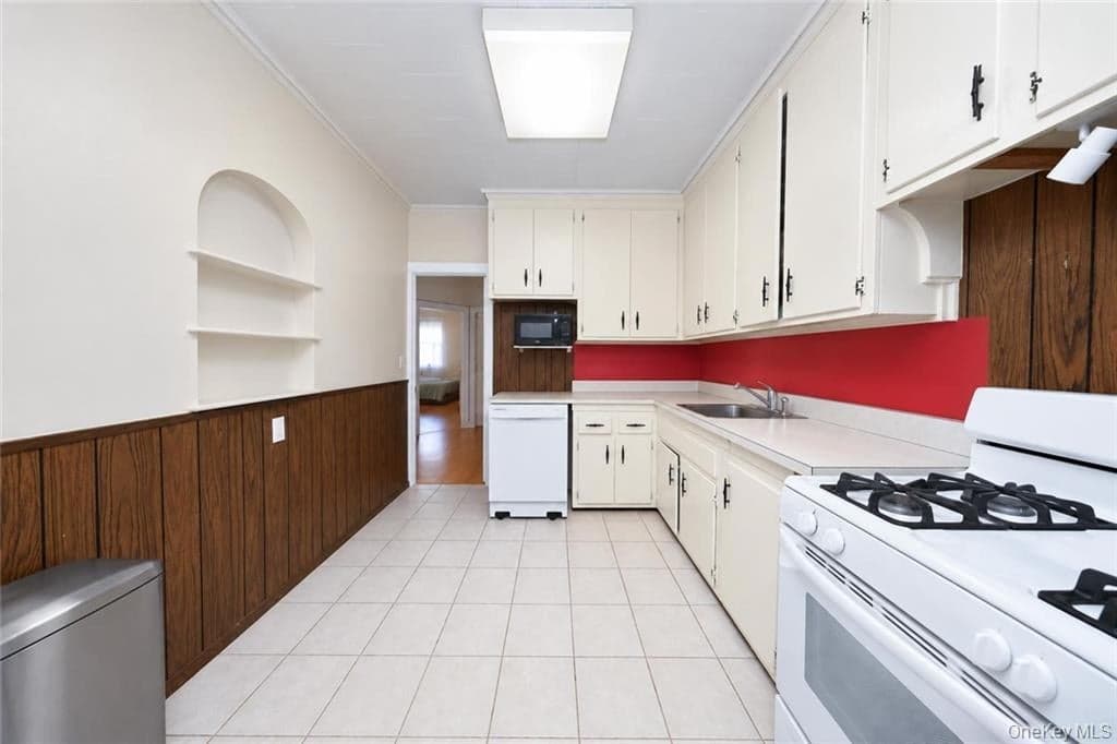 2345 E 26th Street thumbnail 12