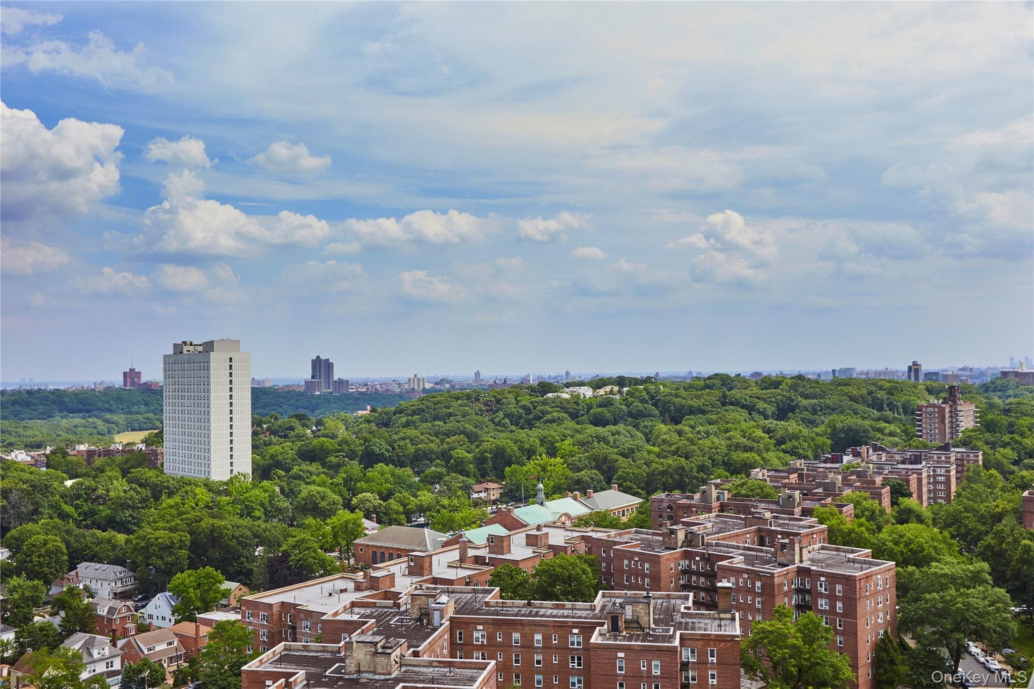 5700 Arlington Avenue Unit: 19G thumbnail 2