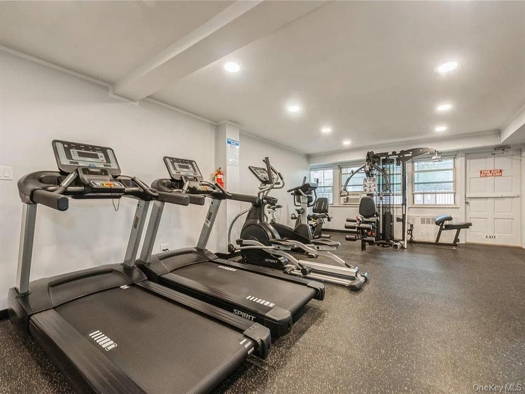 410 E Broadway Unit: 2F thumbnail 11