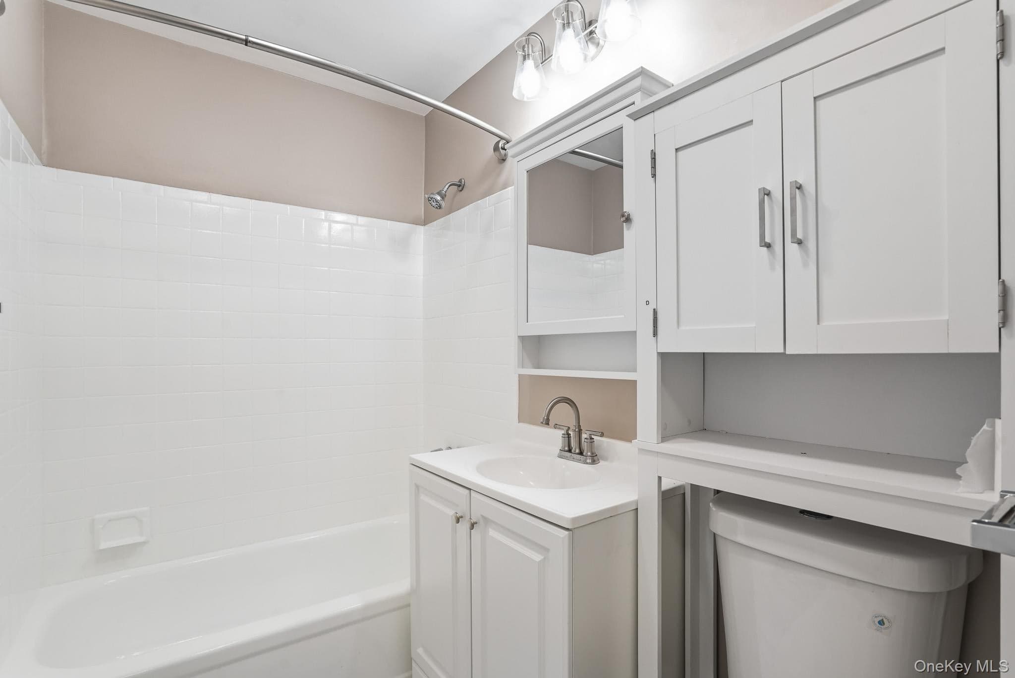 12 Skyline Drive Unit: 8 thumbnail 14
