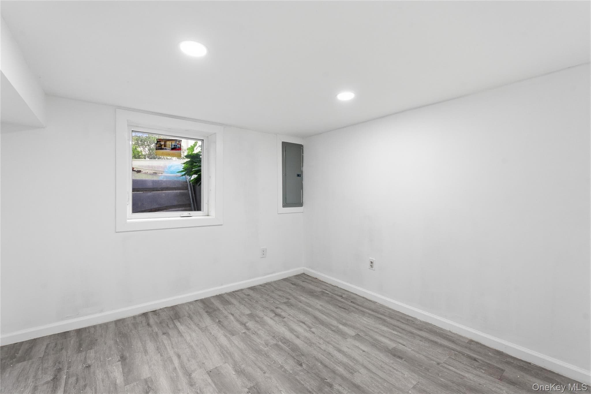 332 Crooked Hill Road thumbnail 10