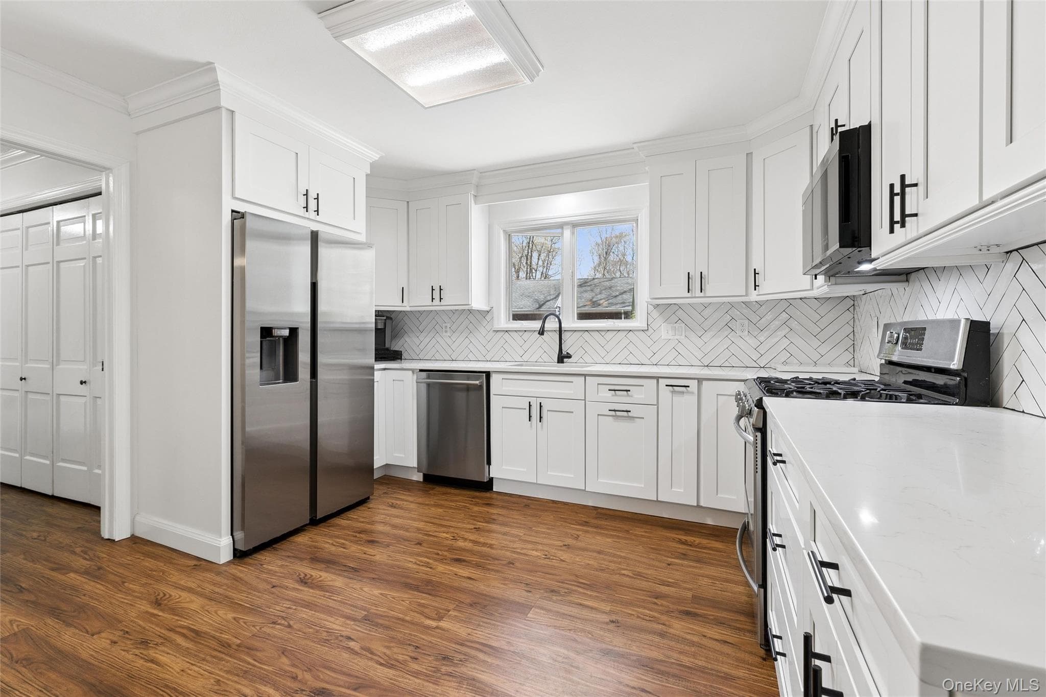 680 Westview Drive thumbnail 9