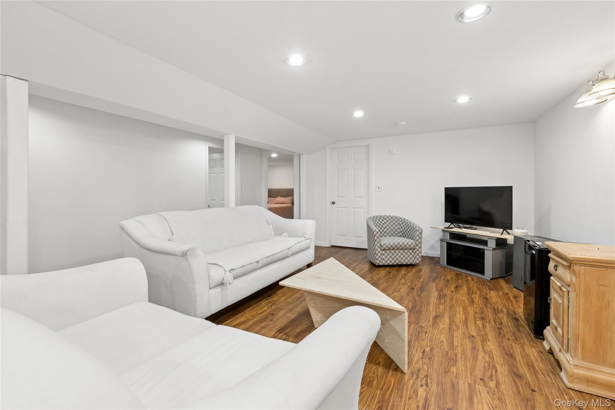 680 Westview Drive thumbnail 17
