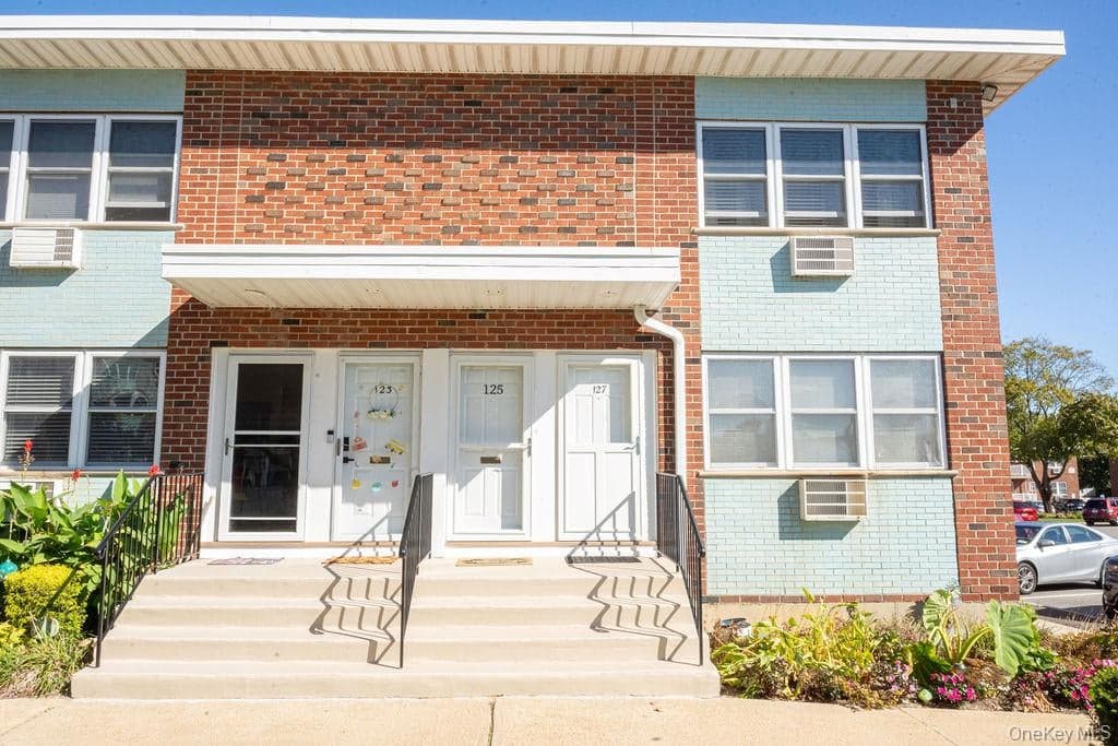 125 Farber Dr DR Unit: 125 thumbnail 2