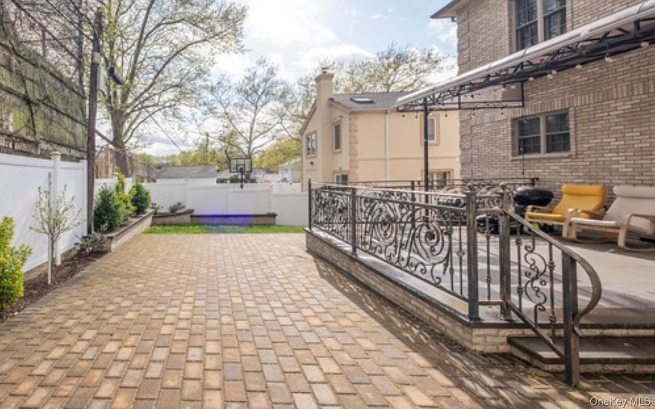 24814 Van Zandt Avenue thumbnail 30