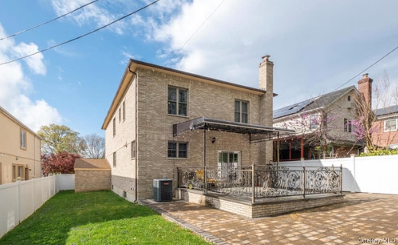 24814 Van Zandt Avenue thumbnail 29