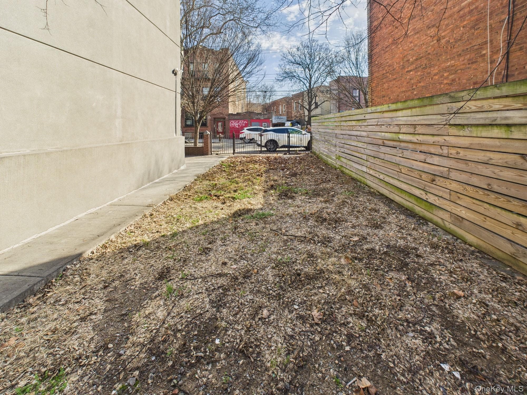 682 Hendrix Street thumbnail 5