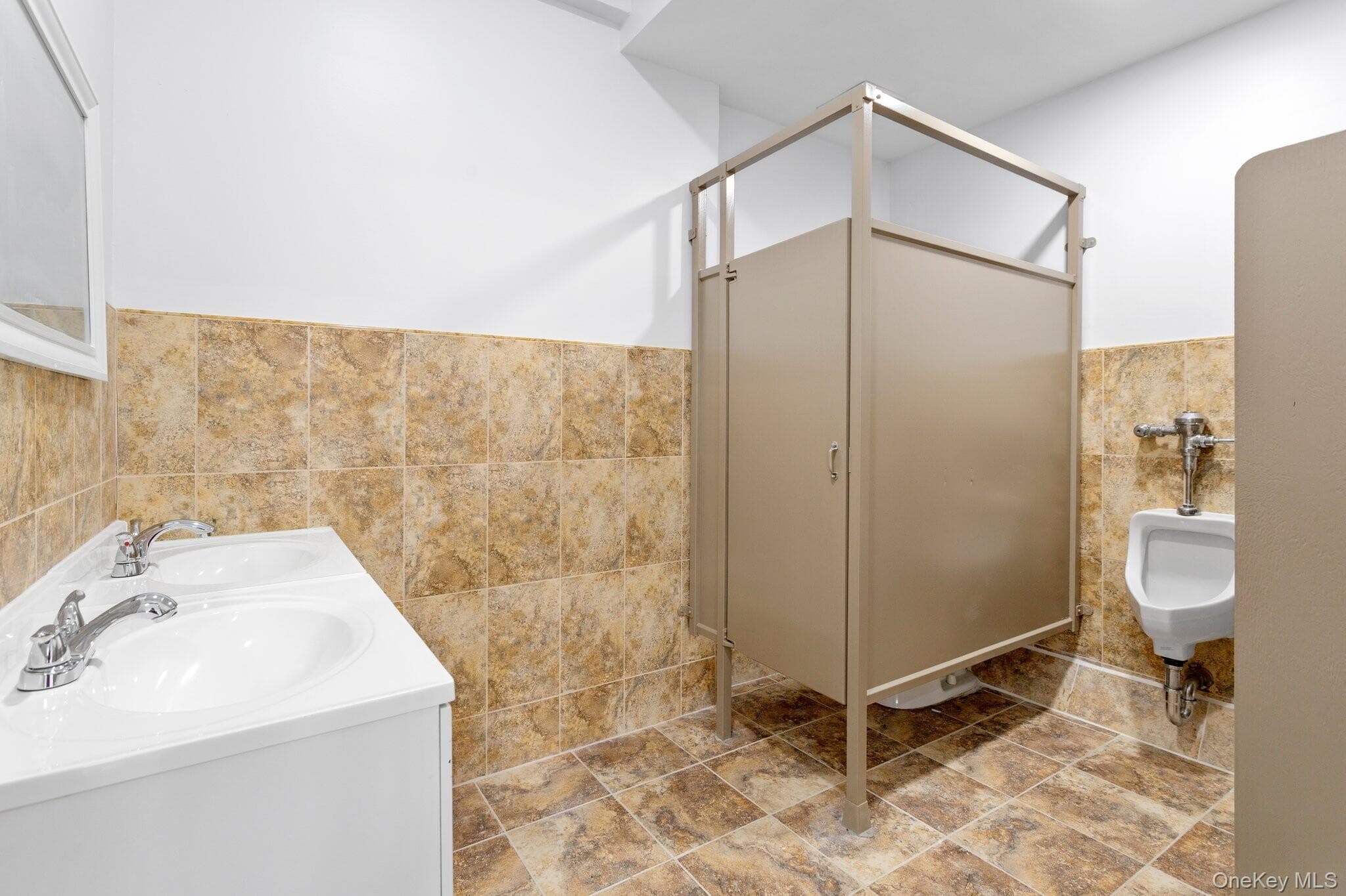 1200 Hempstead Turnpike Unit: A thumbnail 8