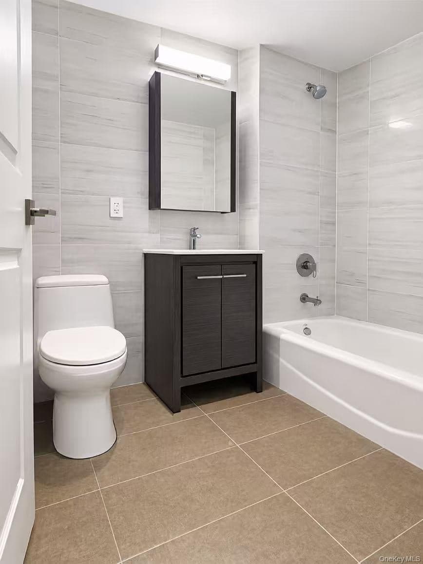 4223 Parsons Boulevard Unit: 2D thumbnail 6