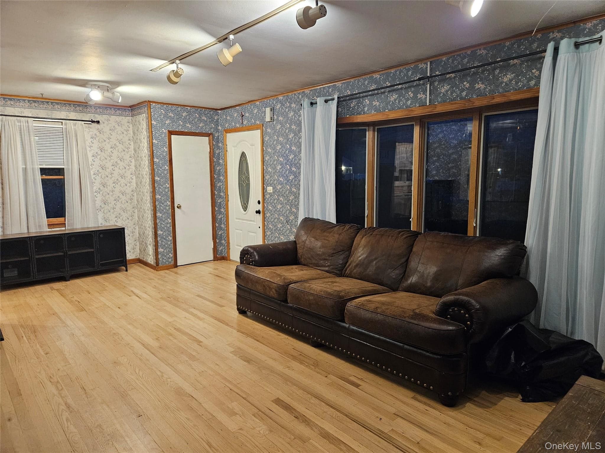 132 Maple Avenue thumbnail 6