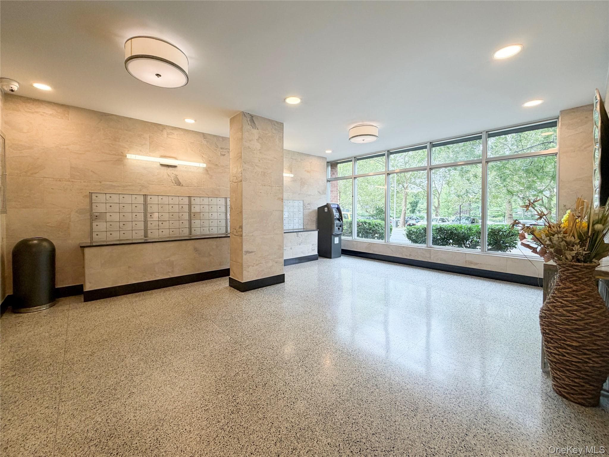 880 Boynton Avenue Unit: 9L thumbnail 3