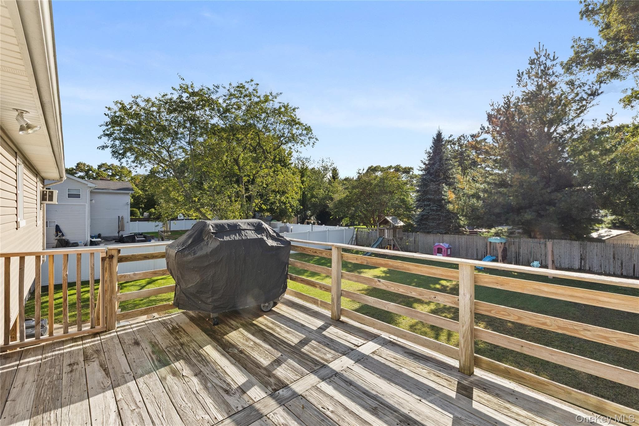 697 East Drive thumbnail 21