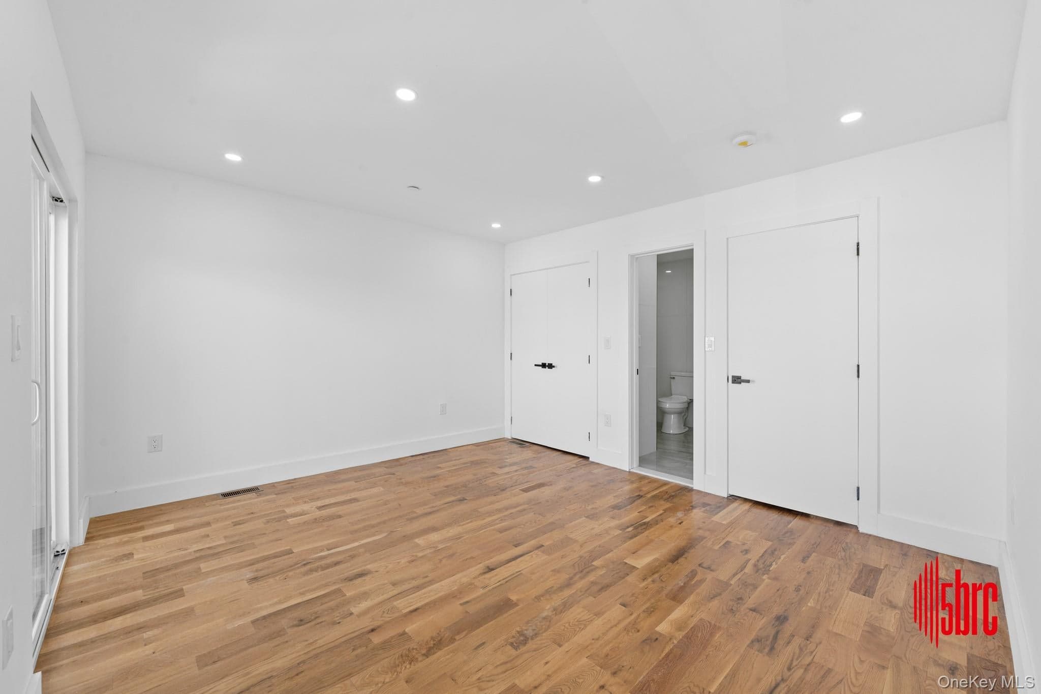 1116 Blake Avenue thumbnail 16