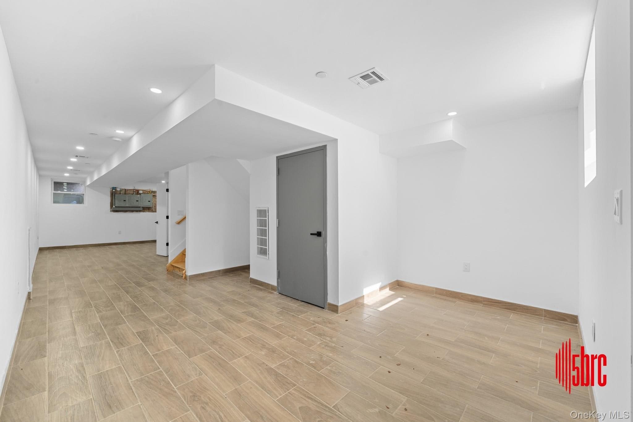 1116 Blake Avenue thumbnail 17