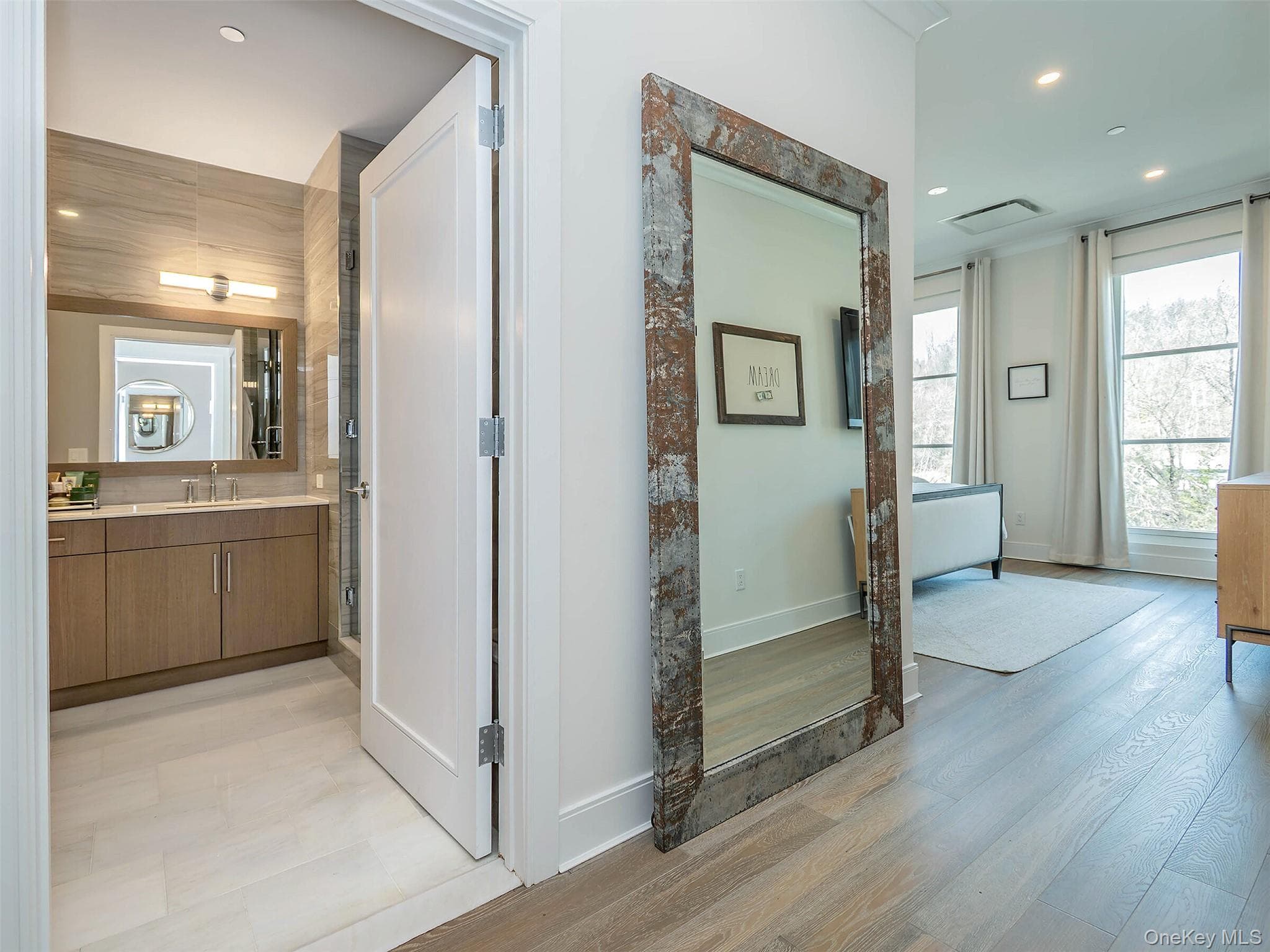 100 Garvies Point Road Unit: 1116 thumbnail 11