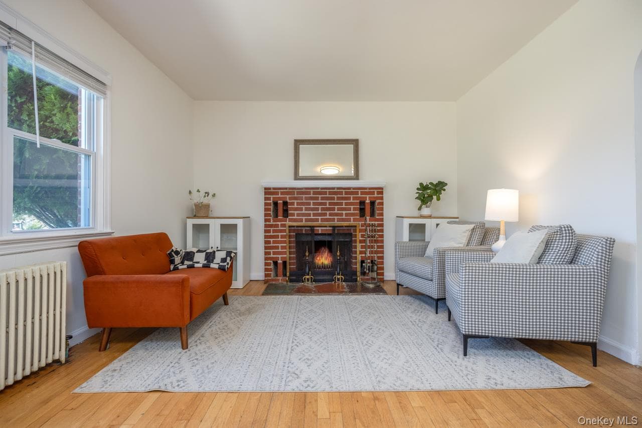 8 Deforest Avenue thumbnail 4