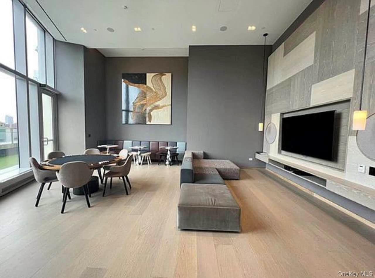 131-03 40th Road Unit: 18E thumbnail 2